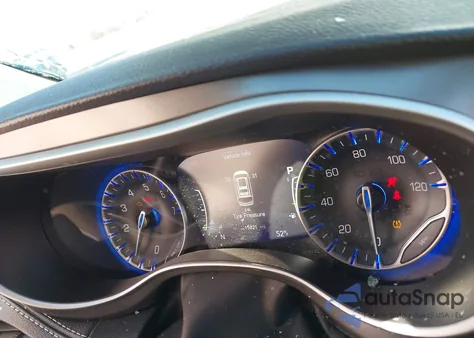 2024 Chrysler Pacifica Touring L z USA, uszkodzony, nr VIN 2C4RC1BGXRR190150